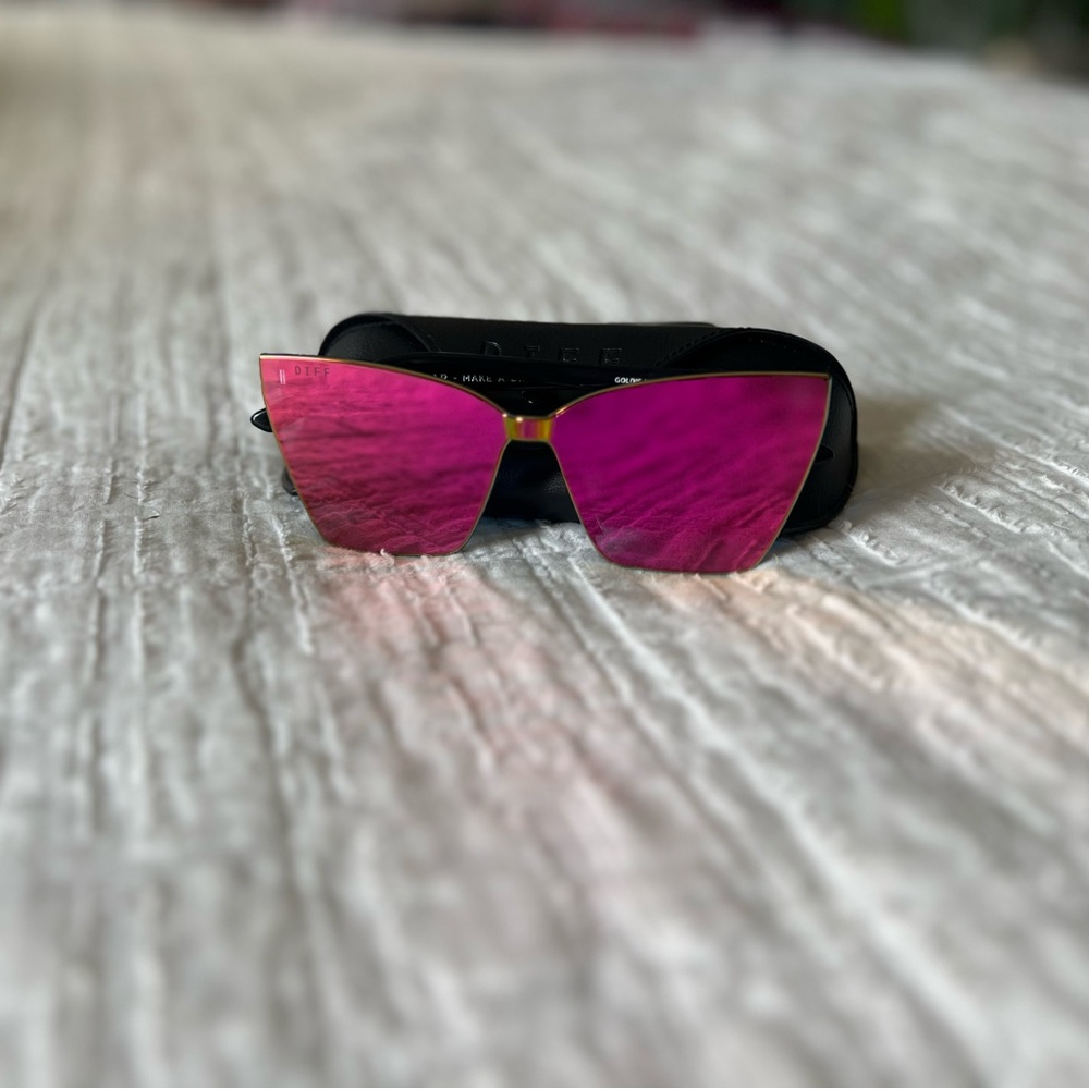 💖Diff Eyewear Goldie XS Black+Sunset Mirror Lens Pink Sunglasses *discontinued*💖
